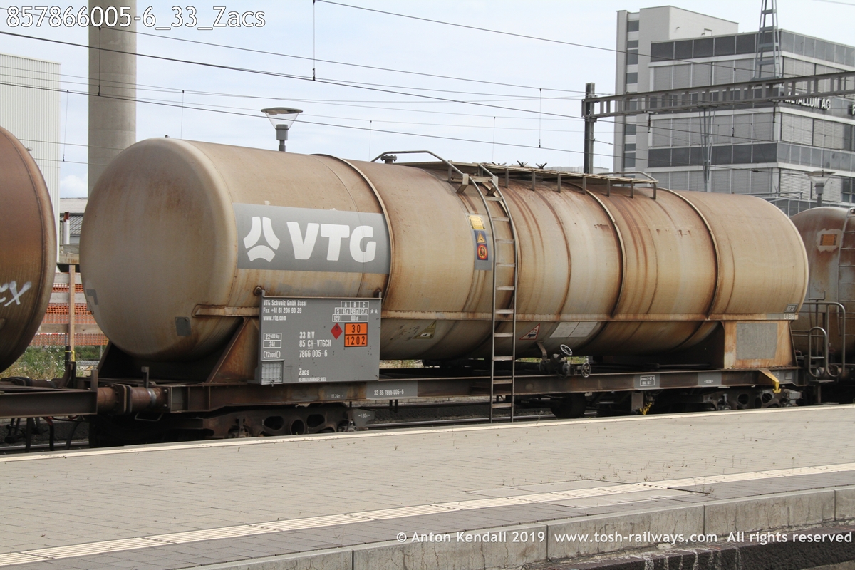857866005-6_33_Zacs.JPG